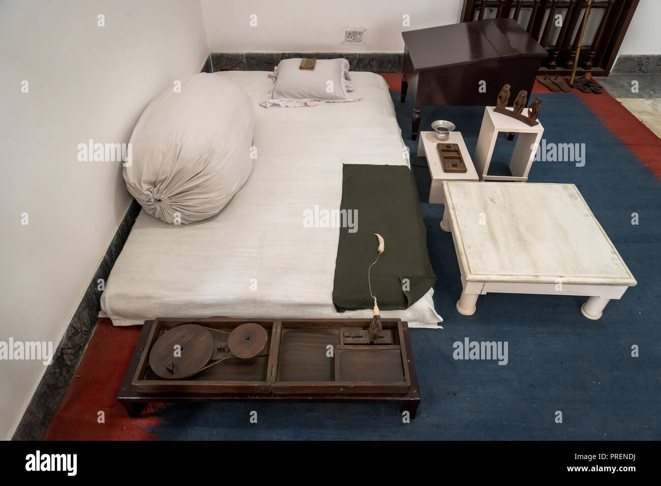 Conditions de vie ascétique de Mahatma Gandhi dans la chambre du Musée où il a vécu les derniers jours de sa vie. Maison Birla Bhavan, Birla ou dans de nouvelles D Banque D'Images