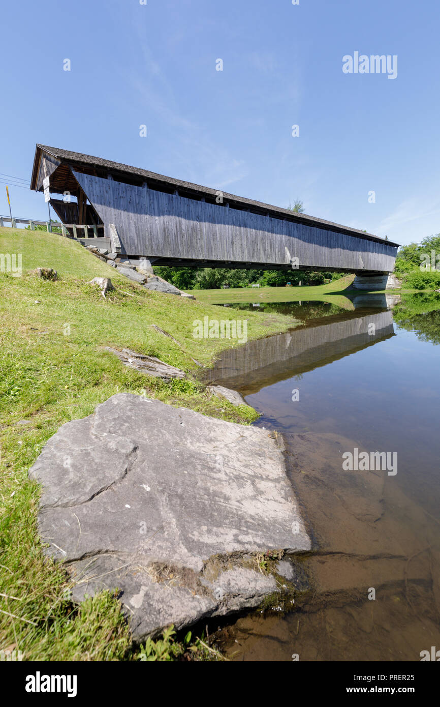 Downsville Pont couvert sur la branche est de la rivière Delaware, Catskills, New York Banque D'Images