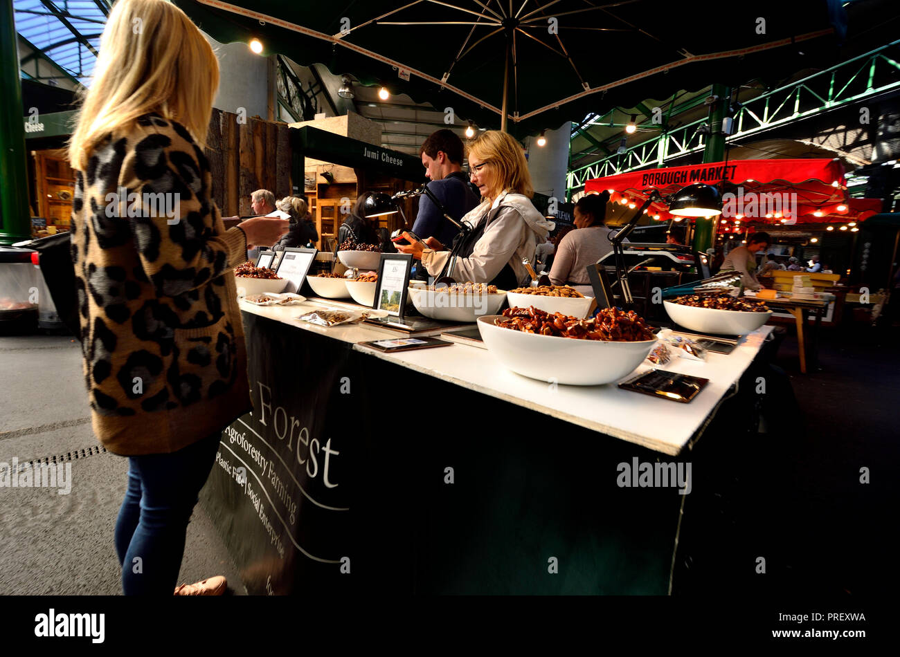 Blocage de l'écrou à Borough Market, Southwark, Londres, Angleterre, Royaume-Uni. Banque D'Images