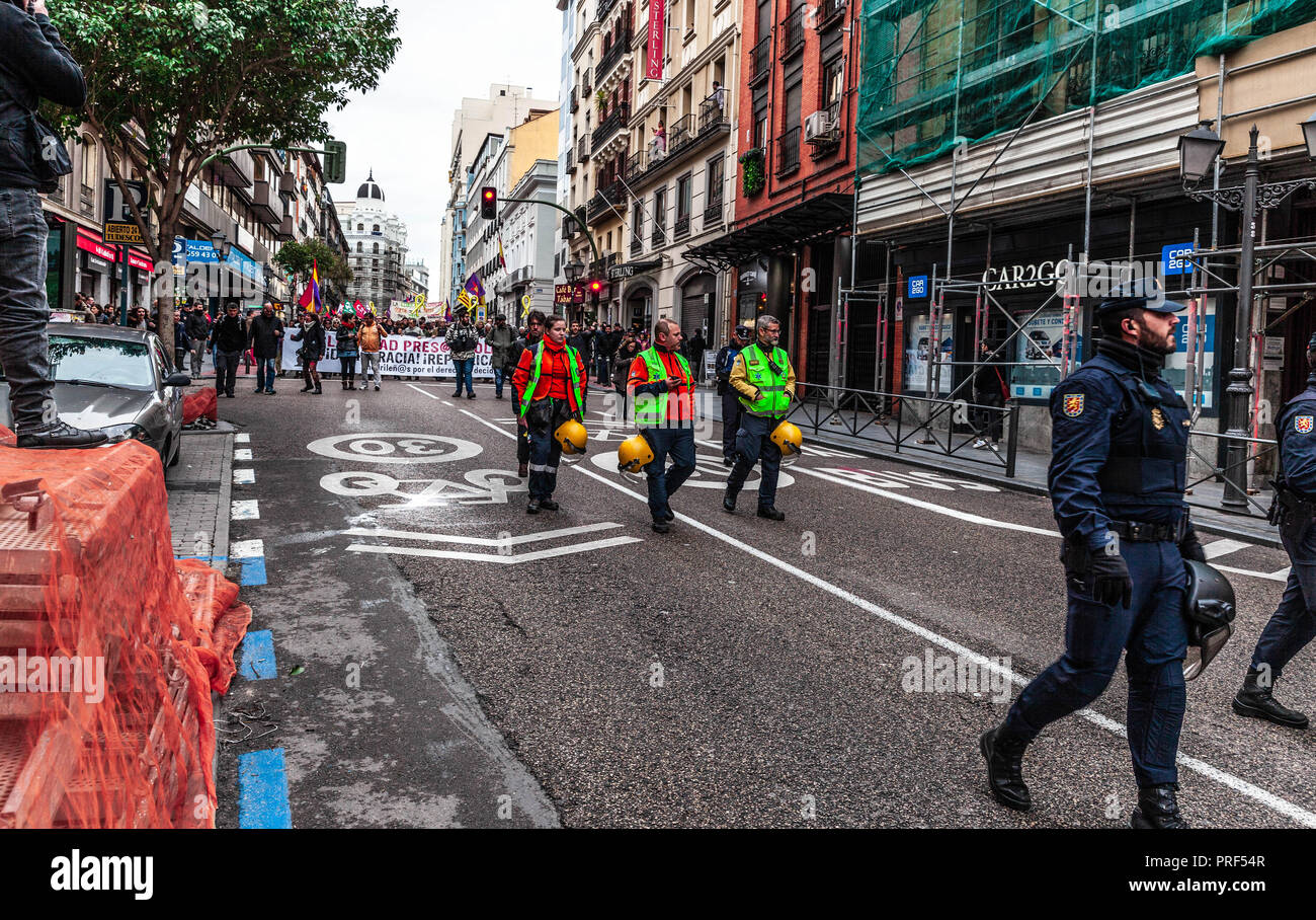 Multitudinaria manifestación exiendo libertad para presos políticos, Gran Vía, Madrid, España. Banque D'Images