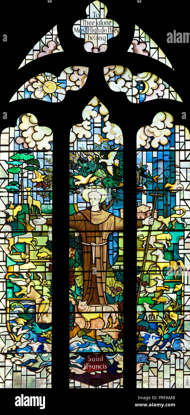 Le vitrail commémoratif Harold et Kathleen Bradford par Sep Waugh (1994), Église Paroissiale de Chesterfield, Derbyshire, Royaume-Uni Banque D'Images