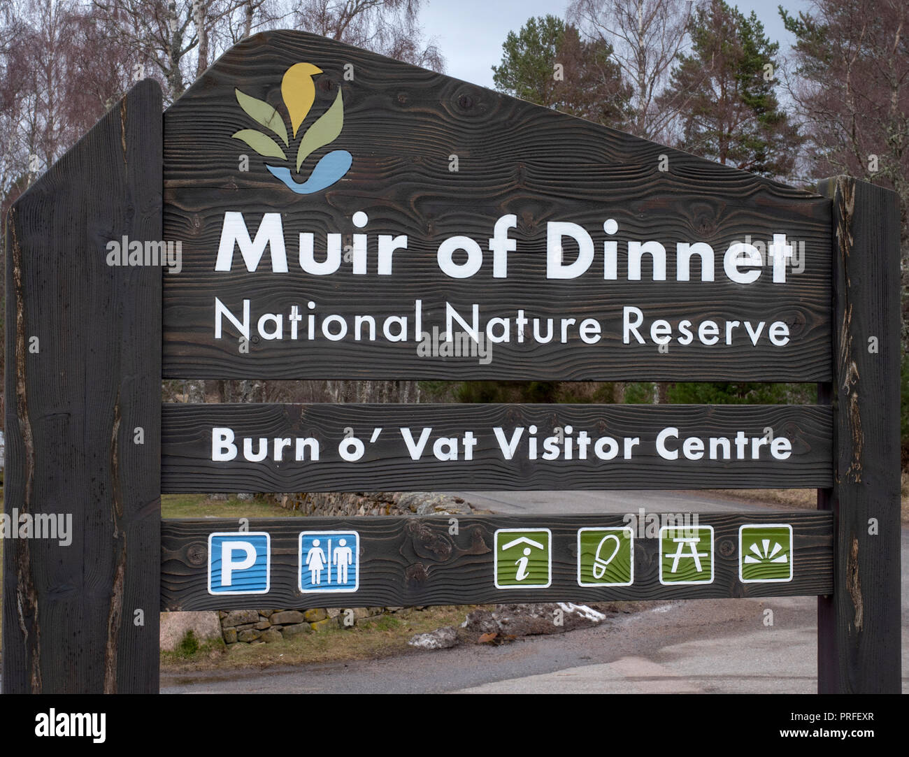 Les affiches aux Muir de Dinnet Dinnet, réserve naturelle nationale, par la Grande Motte, Aberdeenshire, Scotland, UK Banque D'Images