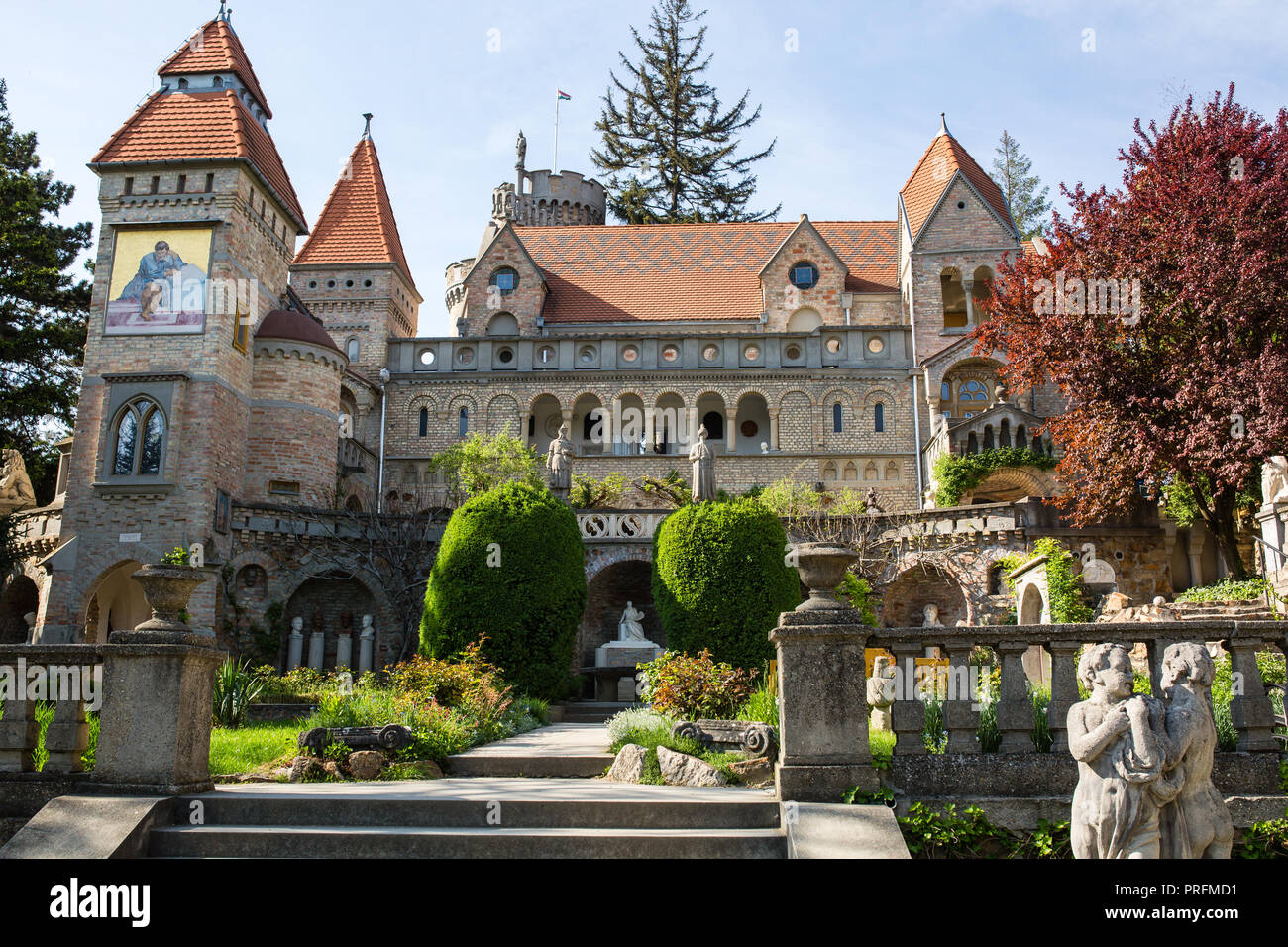 SZEKESFEHERVAR, HONGRIE - 25 Avril 2018 : Bory Var, gracieux château construit par un homme dans le Bory Jeno Szekesfehervar, Hongrie Banque D'Images