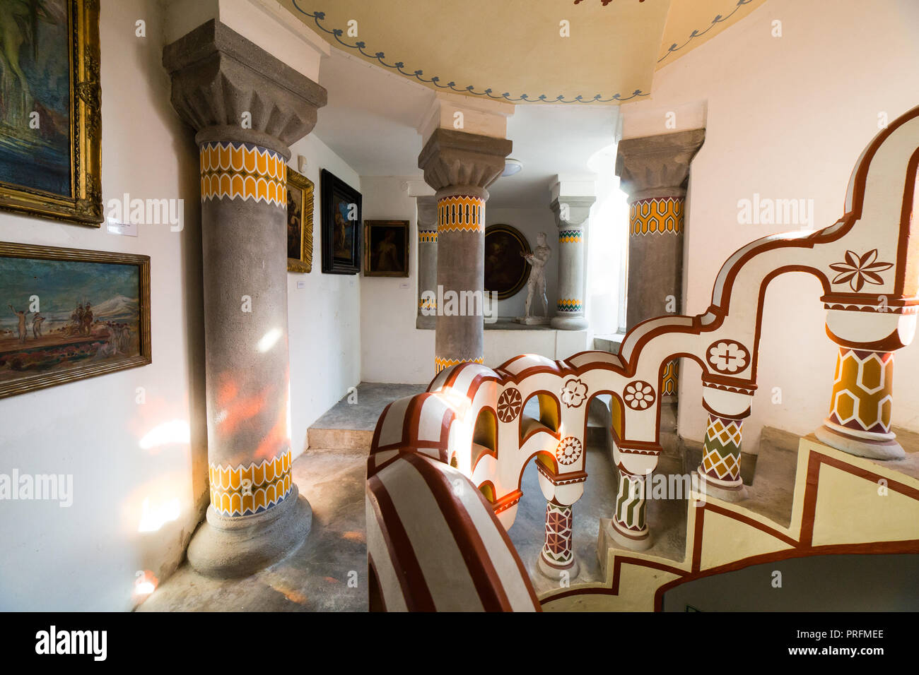 SZEKESFEHERVAR, HONGRIE - 25 Avril 2018 : Intérieur de Bory Var château á Szekesfehervar, Hongrie Banque D'Images