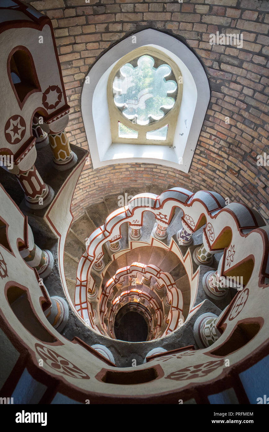 SZEKESFEHERVAR, HONGRIE - 25 Avril 2018 : Intérieur de Bory Var château á Szekesfehervar, Hongrie Banque D'Images