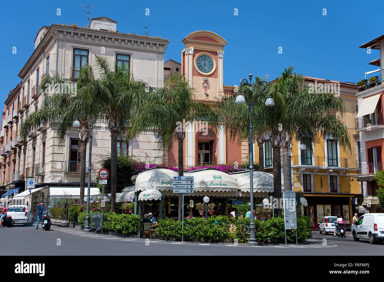 Piazza Tasso au centre de Sorrento, Péninsule de Sorrente, Golfe de Naples, Campanie, Italie Banque D'Images