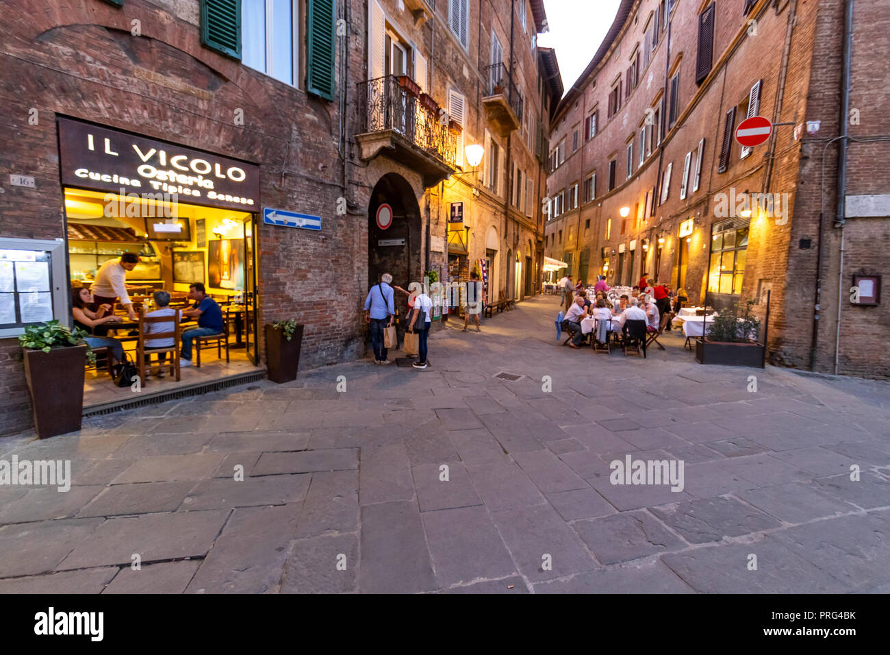 Il Vicolo restaurant, Sienne, Italie Photo Stock - Alamy