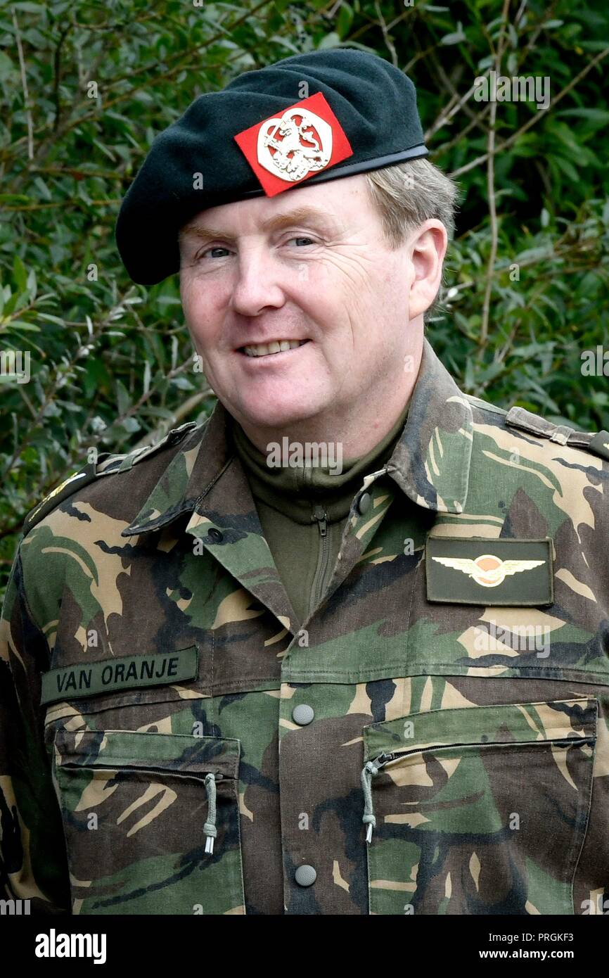 Zoutkamp, Pays-Bas. 09Th Oct, 2018. Le roi Willem-Alexander des Pays-Bas à la Willem Lodewijk van Nassaukazerne à Zoutkamp, le 02 octobre 2018, pour une workvisit aux Services de police de l'UE (formation EUPST Crédit : Albert Nieboer/ Pays-Bas OUT/Point de vue OUT |/dpa/Alamy Live News Banque D'Images