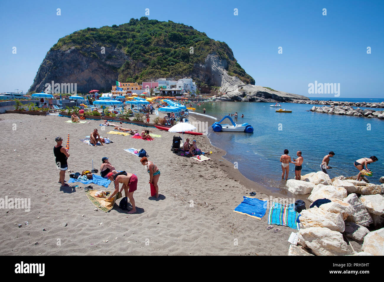 Les Gens à Plage De Baignade Pêche Village De Sant Angelo
