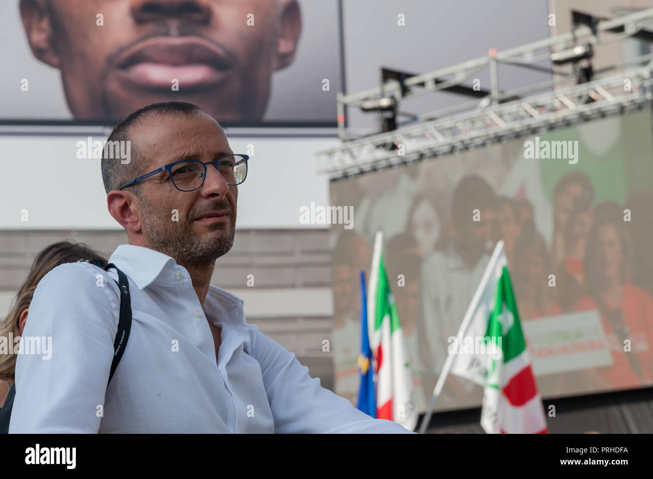 Le Parti démocratique (PD) ont manifesté contre la politique du gouvernement actuel de la Piazza del Popolo, à laquelle ont participé environ 50 000 personnes. Après les discours des différents orateurs sur scène le secrétaire du parti Maurizio Martina a conclu l'événement. Parmi les participants, de nombreux parlementaires et dirigeants de la PD tels que l'ancien secrétaire Matteo Renzi, l'ancien Premier Ministre Paolo Gentiloni, Emanuele Fiano, Gianni Cuperlo membre de la direction nationale, le président de la Région Latium Nicola Zingaretti (Photo par Leo Claudio De Petris/Pacific Press) Banque D'Images