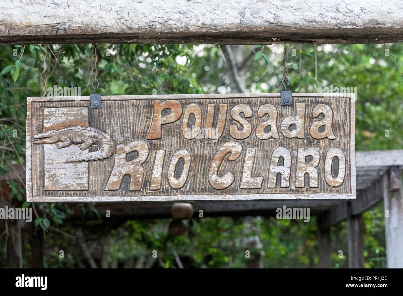 Panneau à l'entrée de la Fazenda Rio Claro Pousado, Mato Grosso, Pantanal, Brésil. Banque D'Images