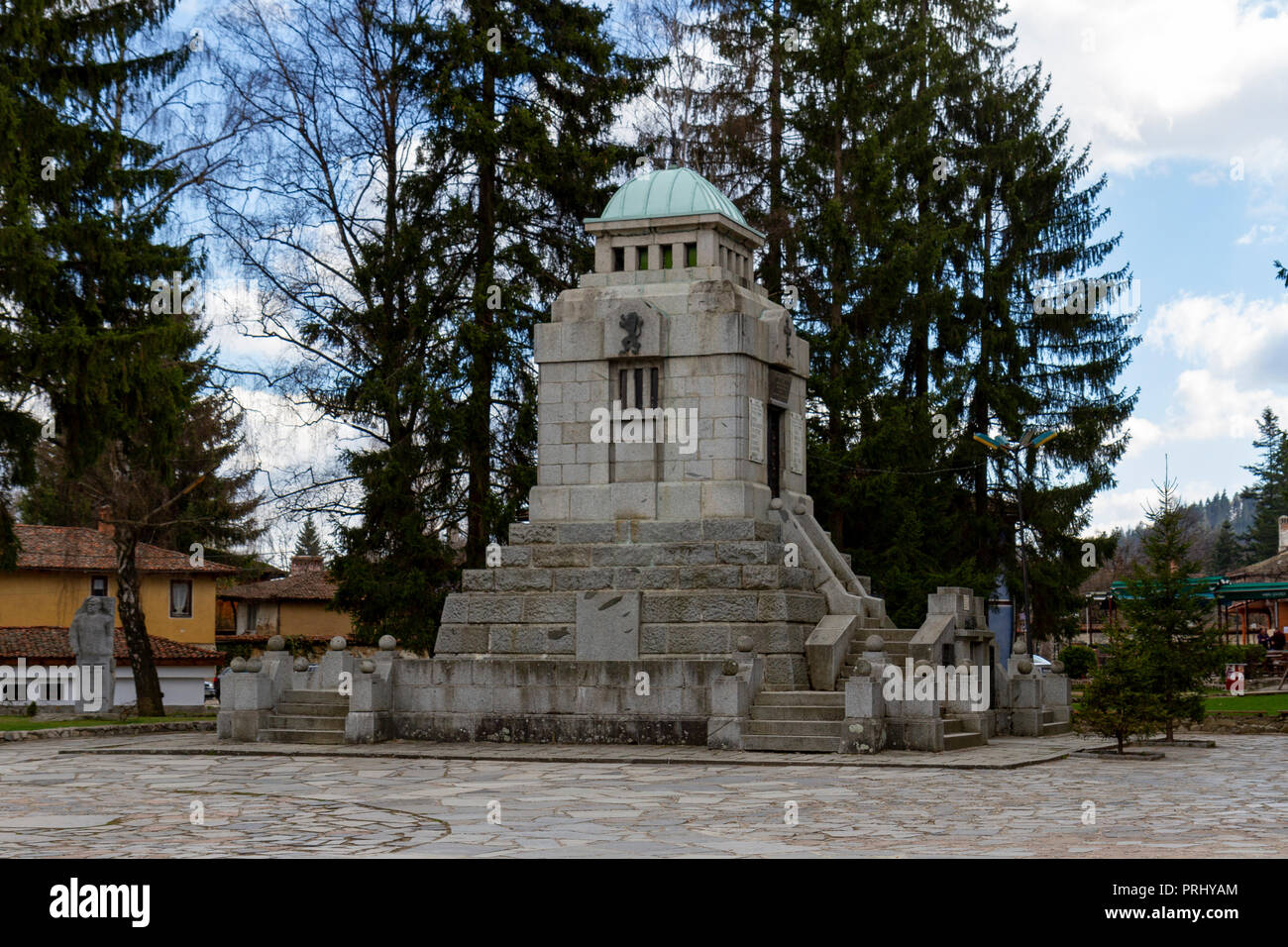 L'ossuaire Mémorial du 20 avril (1876) le logement les os de ceux qui sont morts dans l'Insurrection d'avril, Koprivshtitsa, Centre de la Bulgarie. Banque D'Images