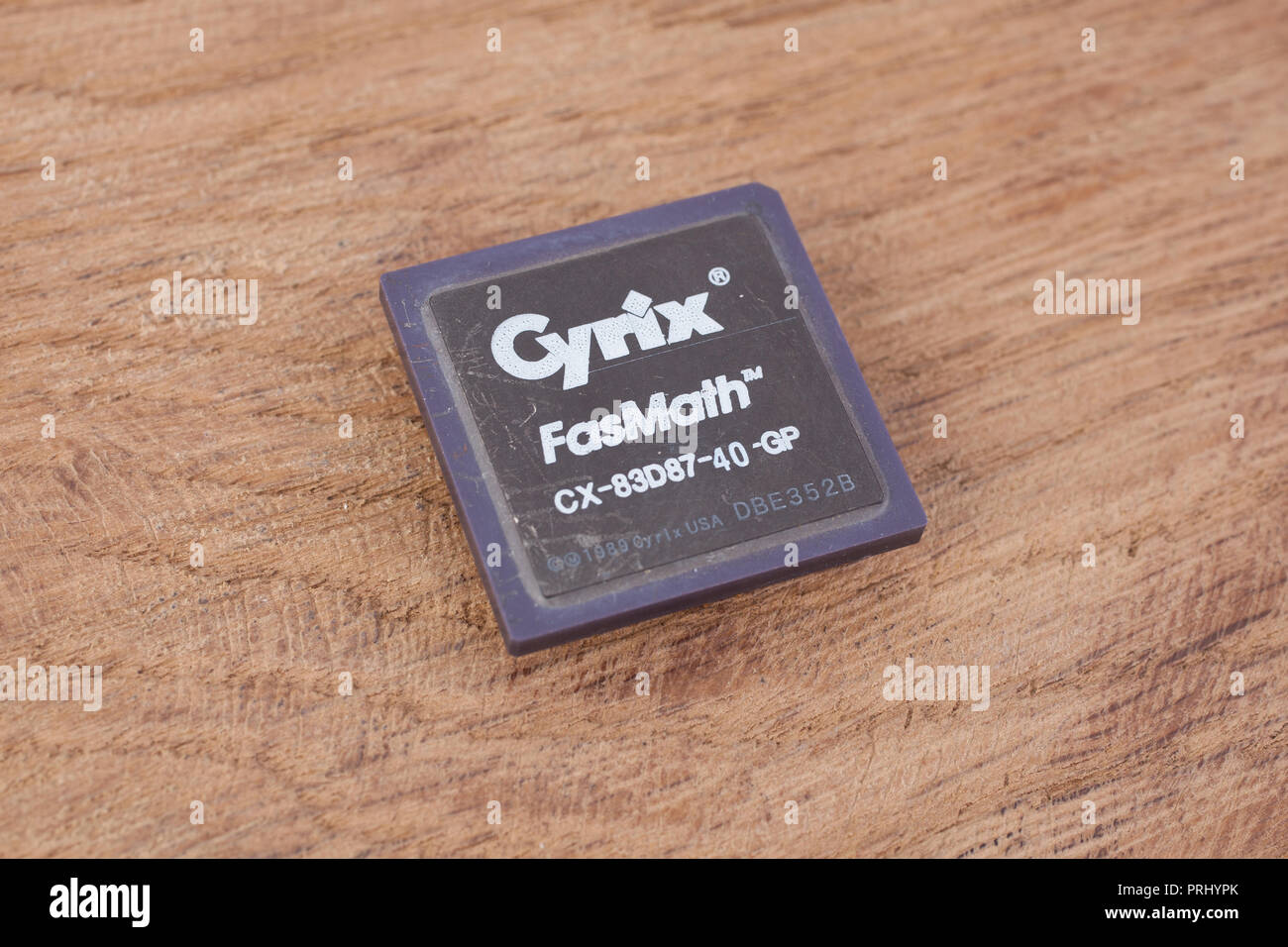 Kiev, UKRAINE - 17 février 2018. FasMath Cyrix 387 unité à virgule flottante de l'unité du coprocesseur Banque D'Images