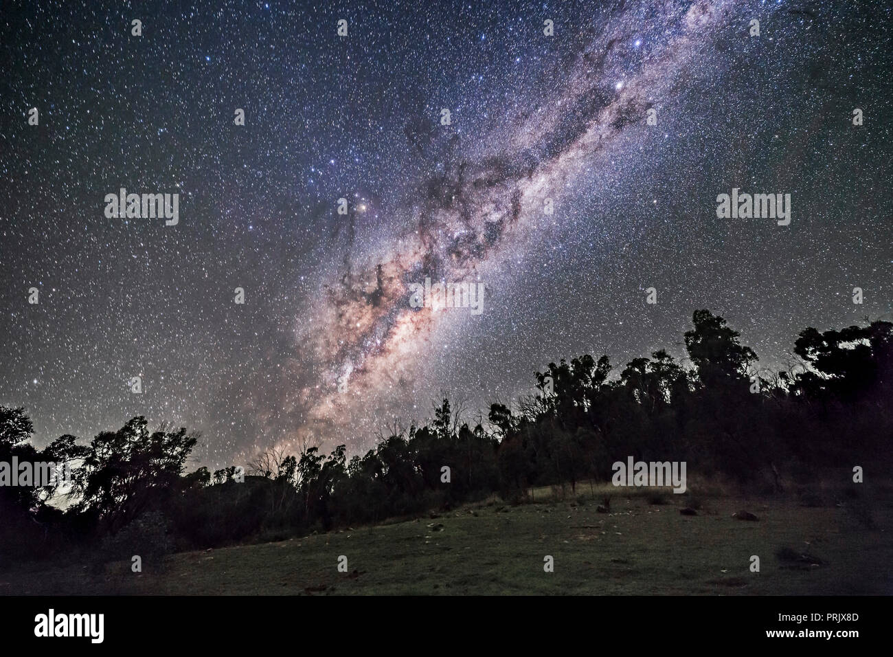 Le sud de la Voie Lactée et centre galactique qui augmente sur une nuit d'avril en Australie, avec les constellations du Sagittaire et scorpius, et t Banque D'Images