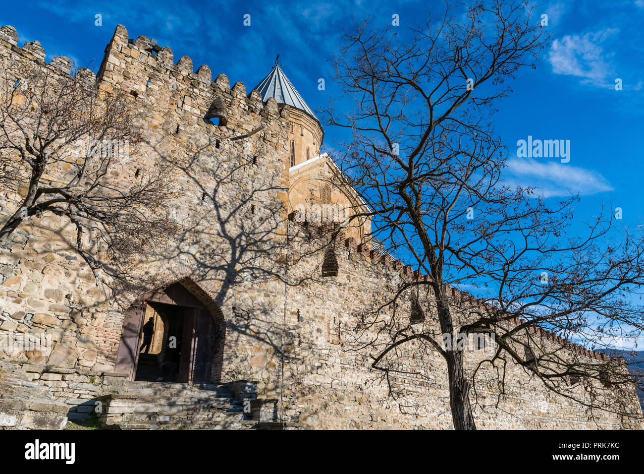 Forteresse Ananuri mur complexe et l'entrée Banque D'Images