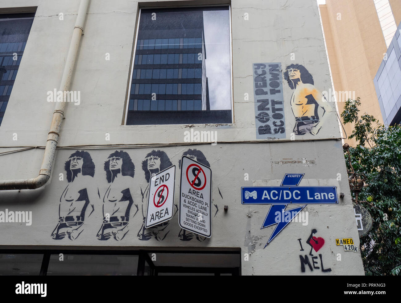 Street art peint sur les murs de l'AC/DC Lane Melbourne Victoria en Australie. Banque D'Images