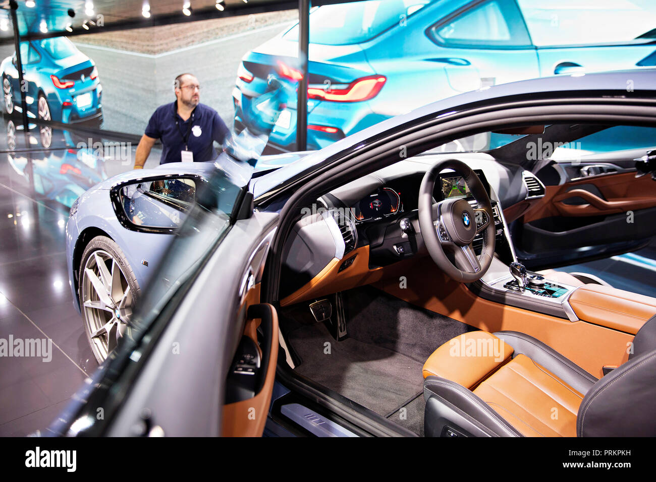 La BMW 8 a été présentée lors de la première journée presse du Salon International de l'Automobile à Paris, le mardi 2 octobre 2018. (CTK Photo/Rene Fluger) Banque D'Images