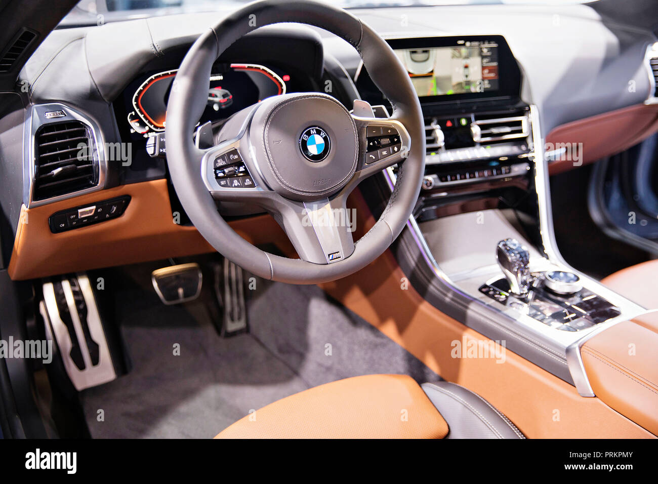 La BMW 8 a été présentée lors de la première journée presse du Salon International de l'Automobile à Paris, le mardi 2 octobre 2018. (CTK Photo/Rene Fluger) Banque D'Images