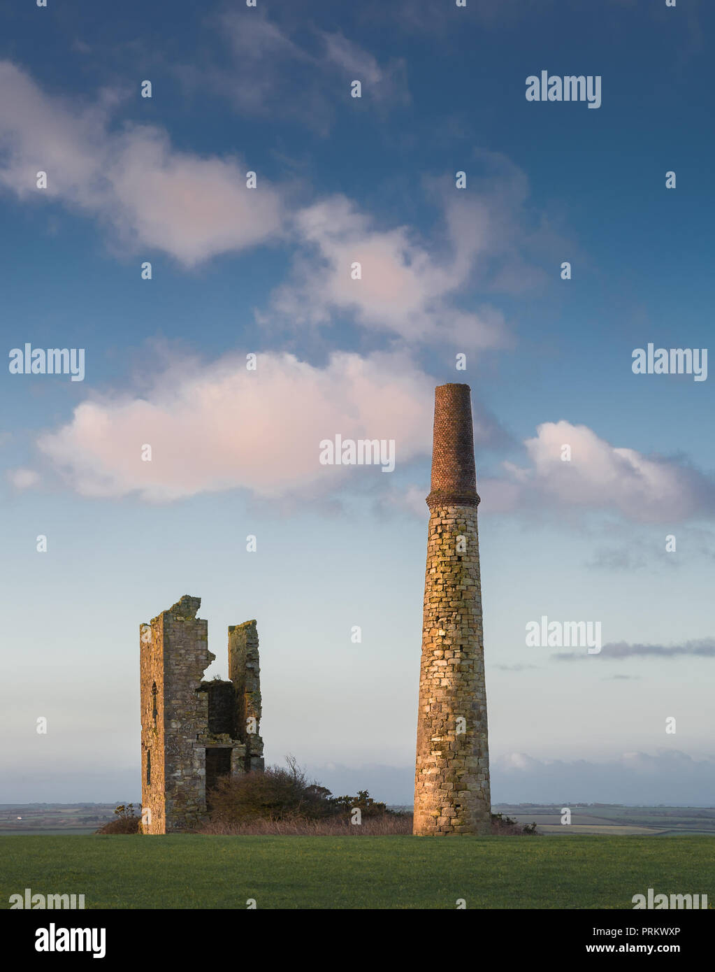 Lumière dorée attraper Engine House, St Austell, Cornwall Banque D'Images