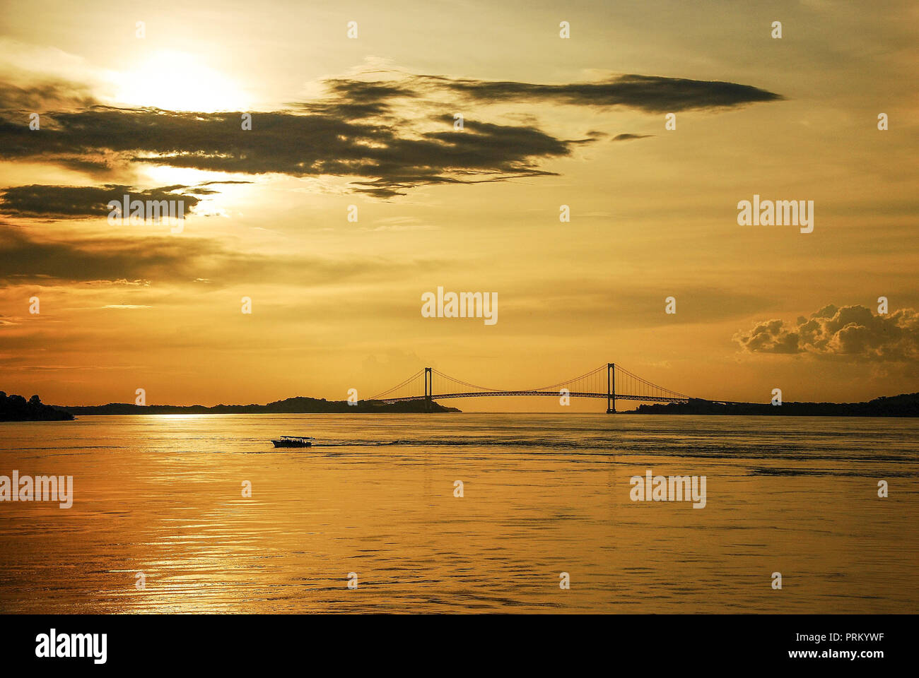 Suspension Angostura pont à travers le fleuve d'Orinoco à Ciudad Bolívar, Venezuela Banque D'Images