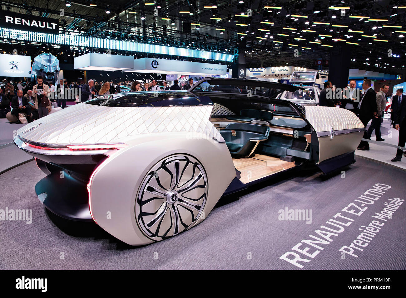 Ultimo EZ-Renault Concept a été présenté en première mondiale au cours de l'International Motor Show à Paris, le mercredi, Octobre 3rd, 2018. (CTK Photo/Re Banque D'Images