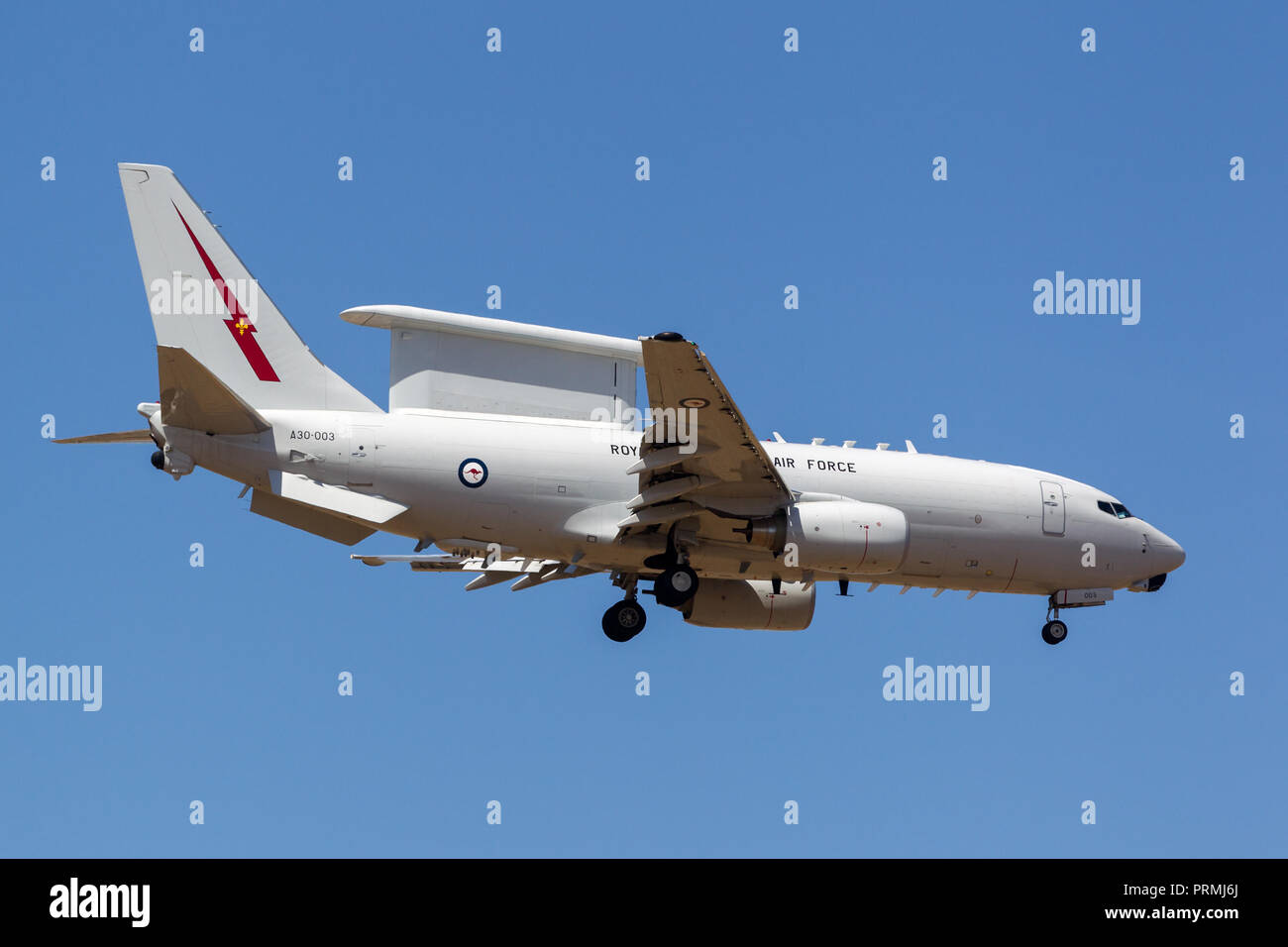 Royal Australian Air Force (RAAF) Boeing E-7A Wedgetail un bimoteur30-003 Système aéroporté de détection lointaine et de contrôle (AEW-C) les aéronefs. Banque D'Images