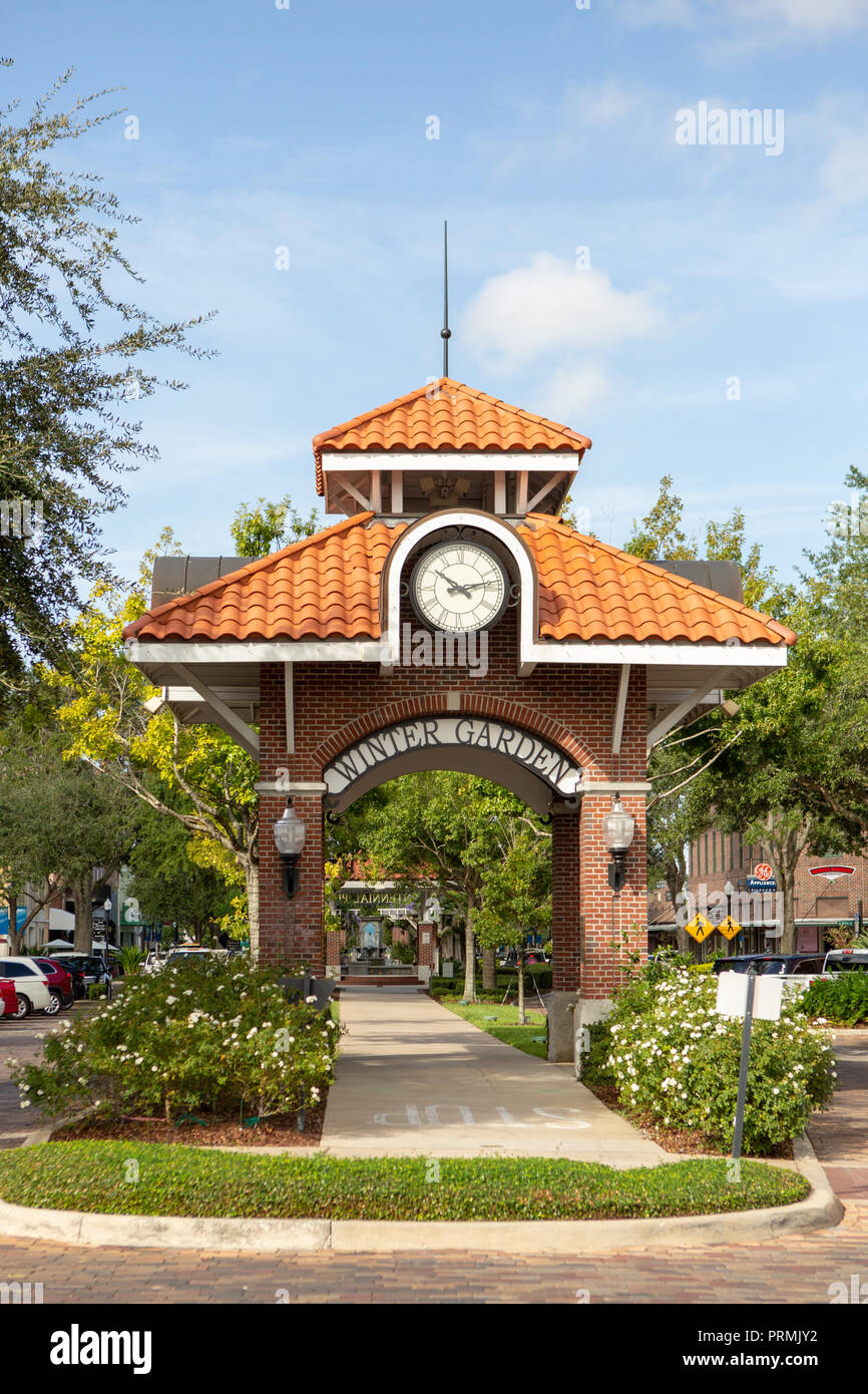 Tour de l'horloge au centre-ville historique de Jardin d'hiver, en Floride Banque D'Images