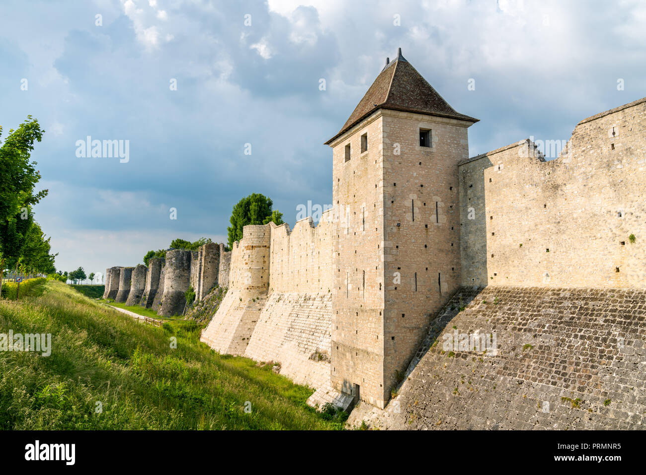 Mur de la ville de Provins, ville de foire médiévale en France Banque D'Images