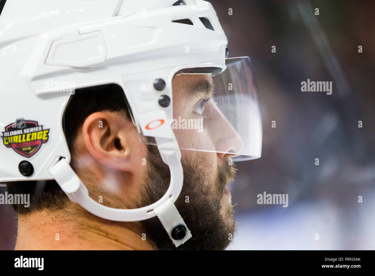 03 octobre 2018, Cologne, Rhénanie du Nord-Westphalie : Hockey sur glace : DEL, NHL, requins de Cologne - Oilers d'Edmonton de la LNH, la série mondiale 2018 Jeux dans la Lanxess Arena. Edmonton joueur allemand Tobias Rieder avant le jeu. Photo : afp/Vennenbernd Rolf Banque D'Images