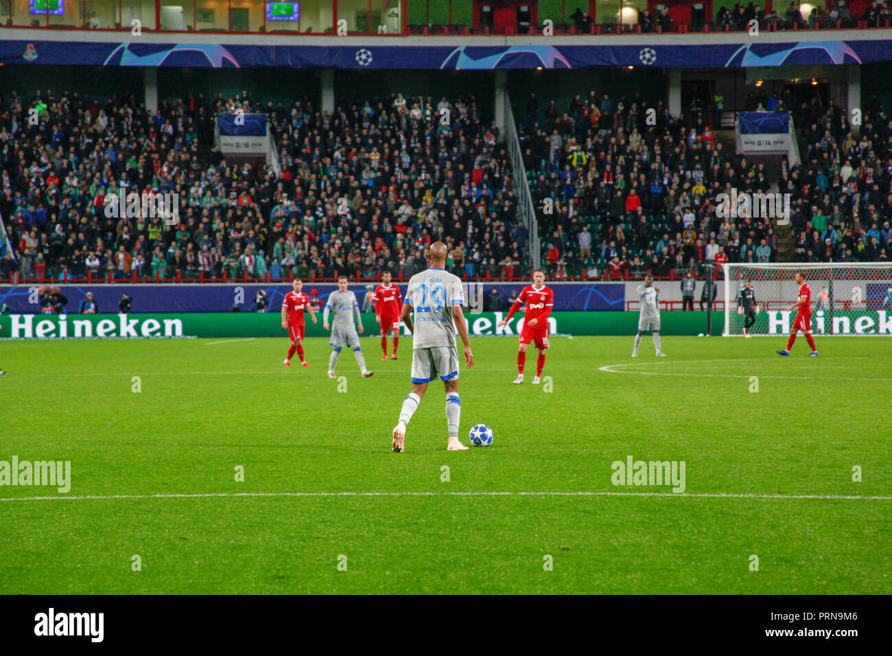 Moscou, Russie. 3 octobre, 2018. Ligue des Champions : le Lokomotiv Moscou v Schalke 04. Les joueurs de Schalke et Lokomotiv Crédit : Alex Cavendish/Alamy Live News Banque D'Images