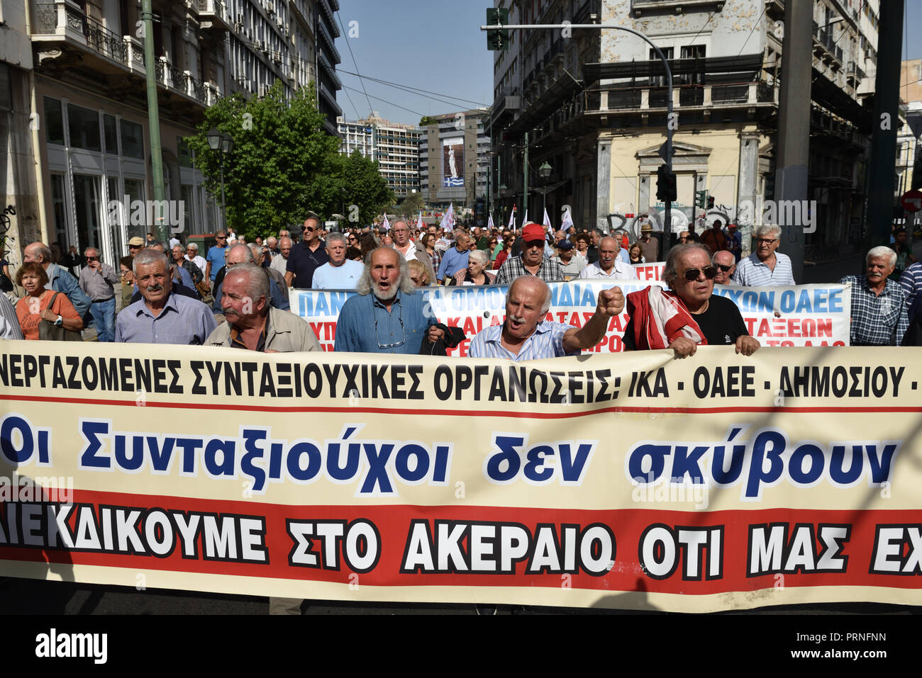 Athènes, Grèce. 4ème Oct 2018. Les retraités protester contre des coupes dans les pensions en Athènes, Grèce. Crédit : Nicolas Koutsokostas/Alamy Live News. Banque D'Images