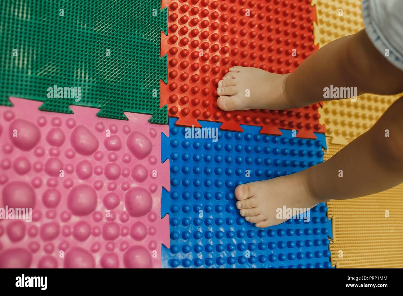 Tapis orthopédique Banque de photographies et d'images à haute résolution -  Alamy