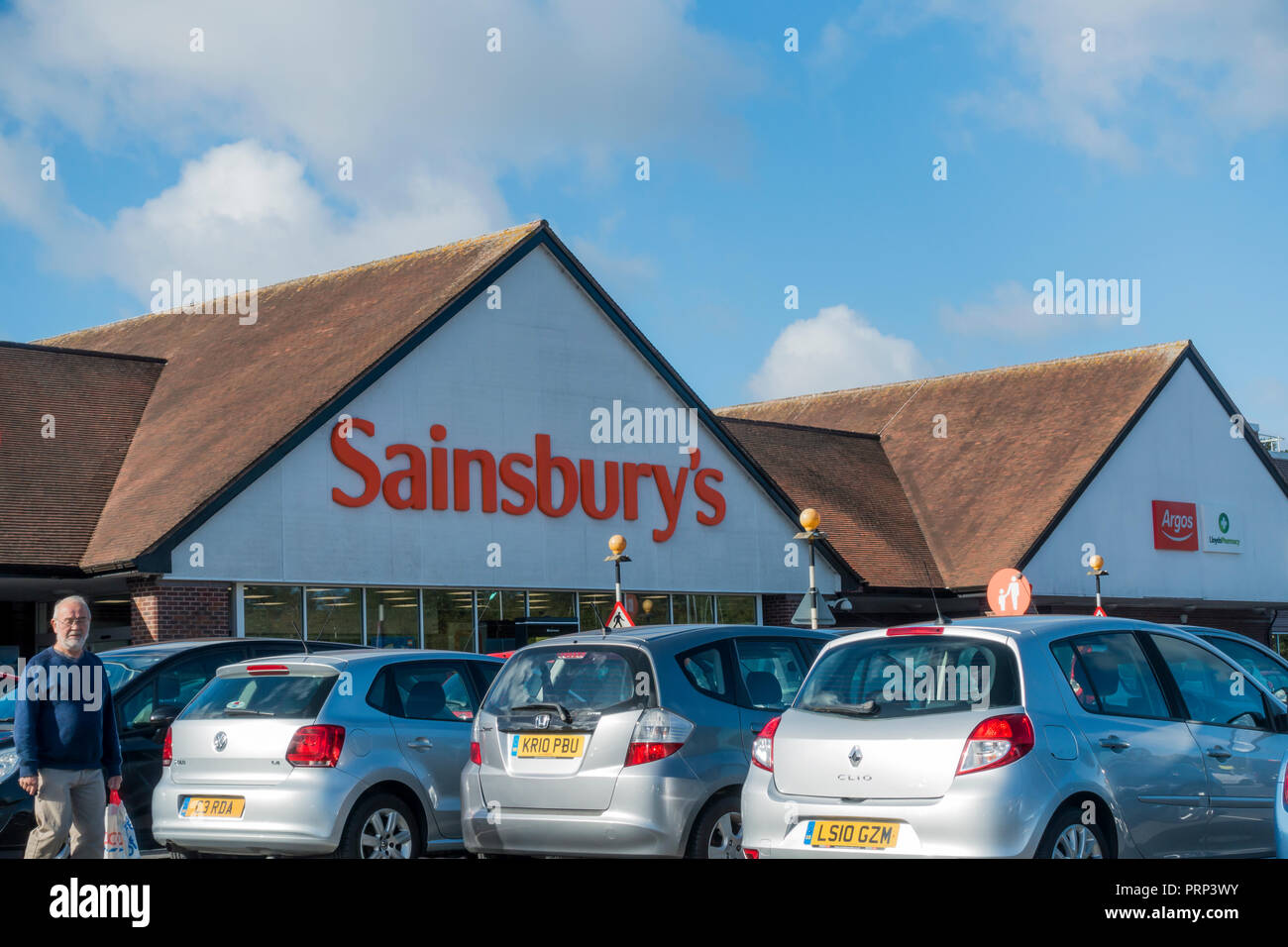 Supermarché Sainsbury's store front & parking, Dorset, UK Banque D'Images