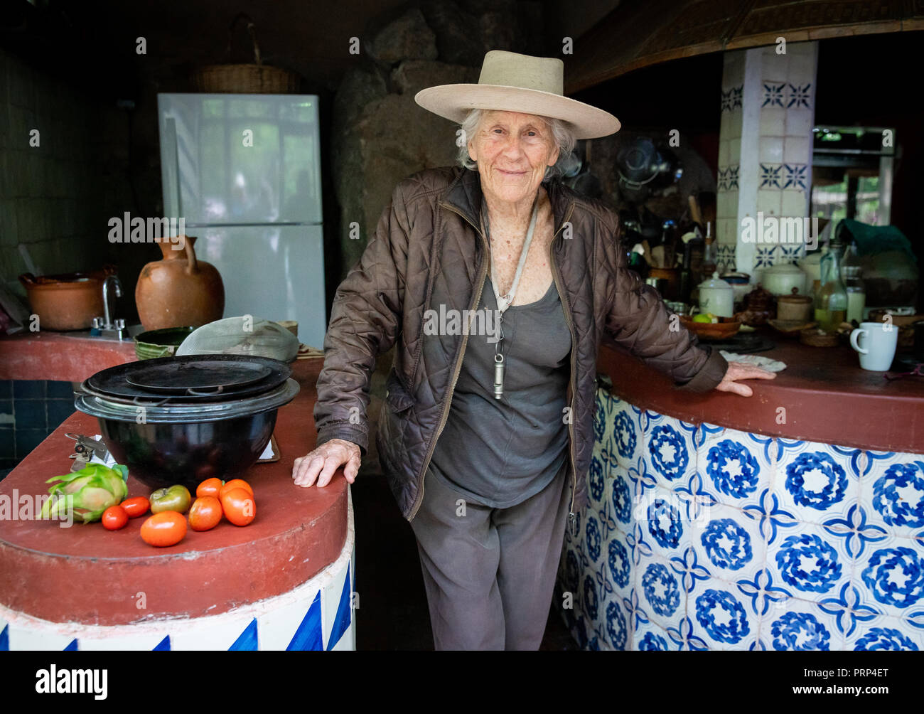 Diana Kennedy, dans sa cuisine à domicile à San Francisco Coatepec Diana Kennedy, dans sa cuisine à domicile à San Francisco Coatepec