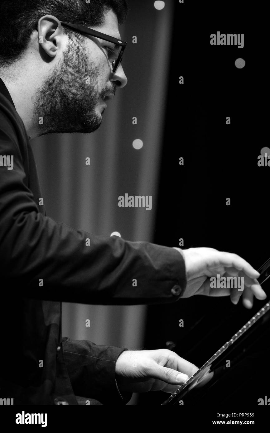 Barry Green joue le piano jazz sur Henry Lowther's Still Waters, Scarborough Jazz Festival 2018 Banque D'Images