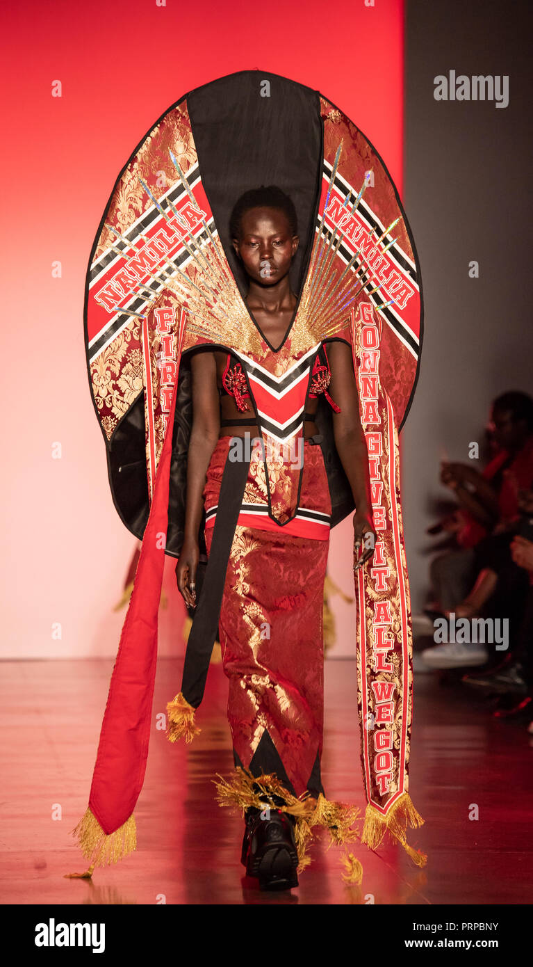 New York, NY - 11 septembre 2018 : Model pour Namilia lors de New York Fashion Week Spring/Summer 2019 chez Spring Studios Banque D'Images