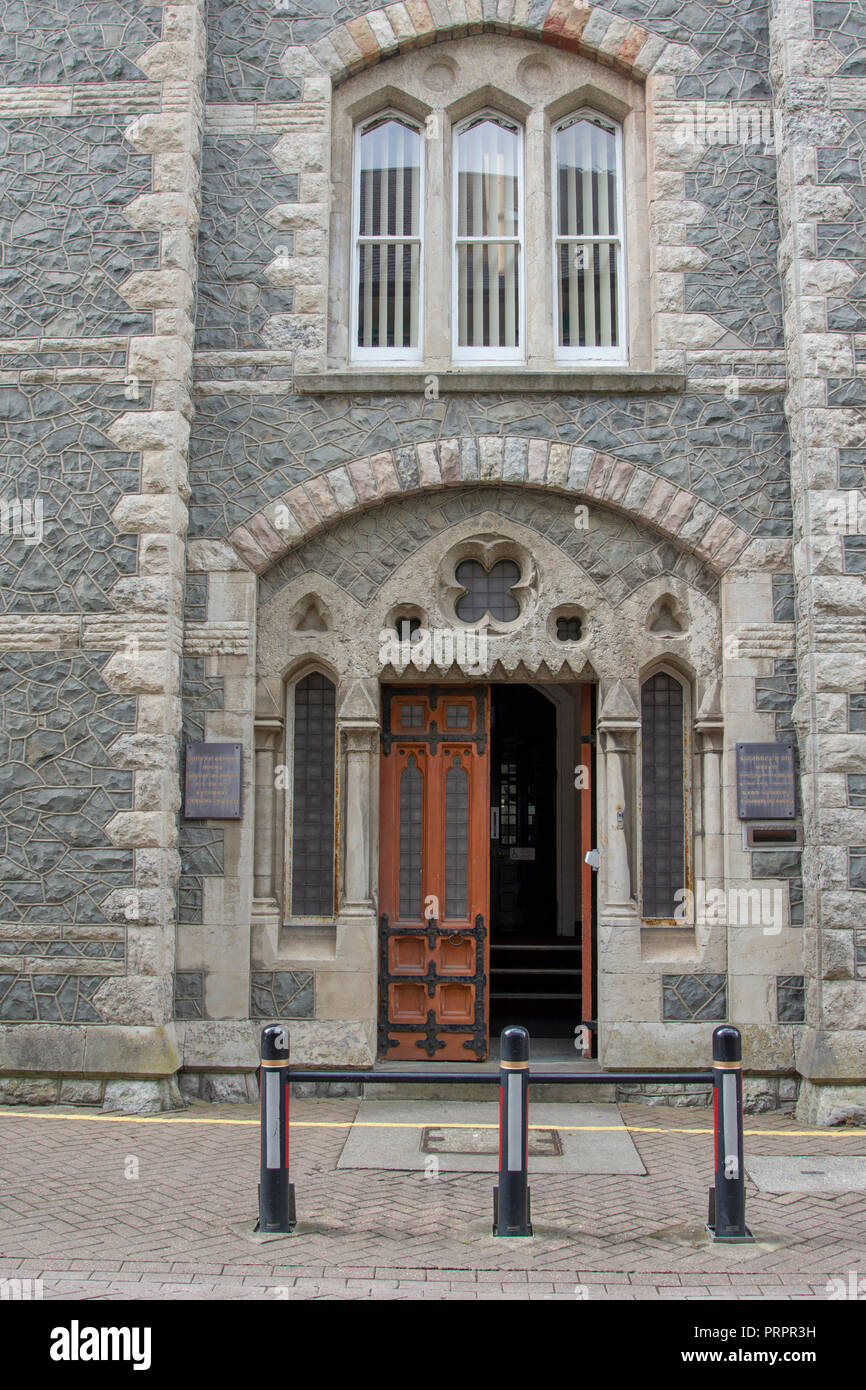 Entrée de bureaux de comté, Caernarfon, Pays de Galles Banque D'Images