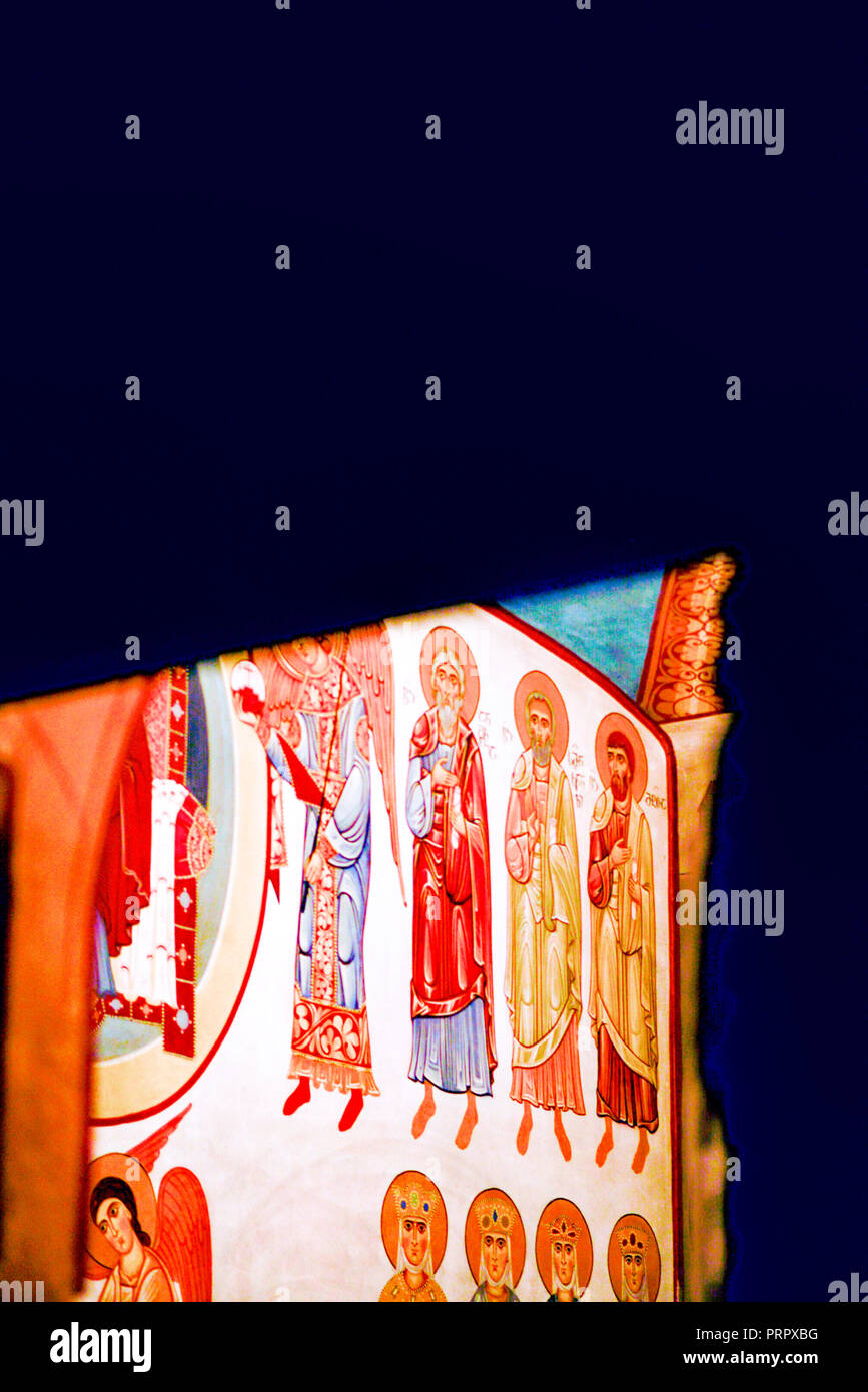 Des images iconiques dans une église à Tbilissi Banque D'Images