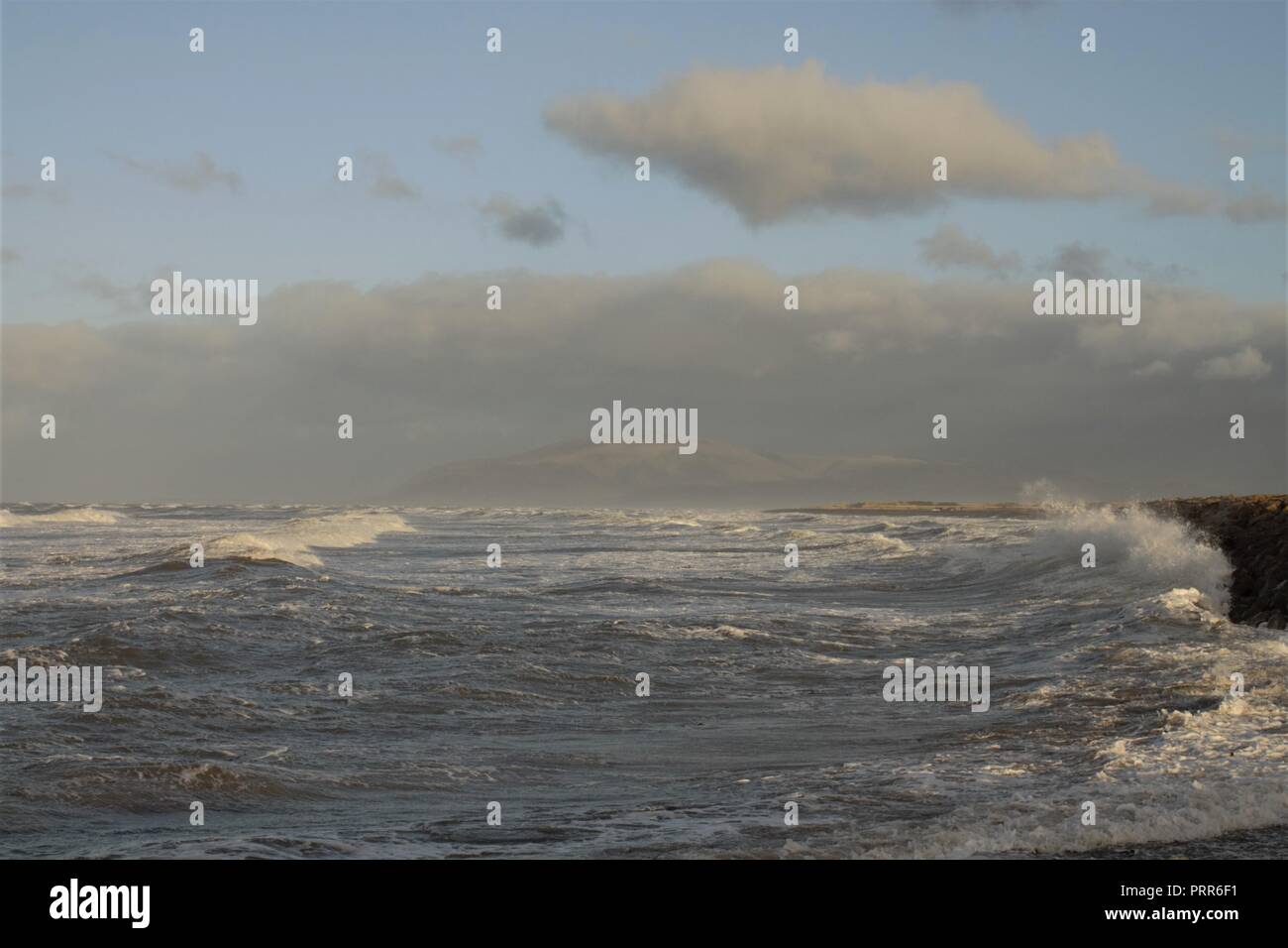 L'Île Walney, Cumbria UK. Le temps orageux de Westshore, Walney Island sur la côte du comté de Cumbrie. Banque D'Images