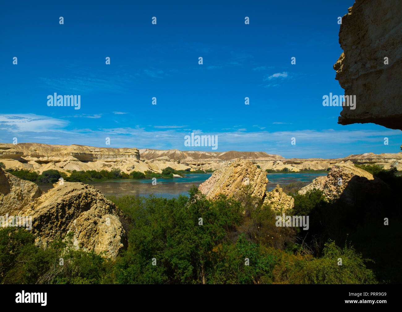 Arco lac oasis d'eau douce, la province de Namibe, Angola, Njambasana Banque D'Images
