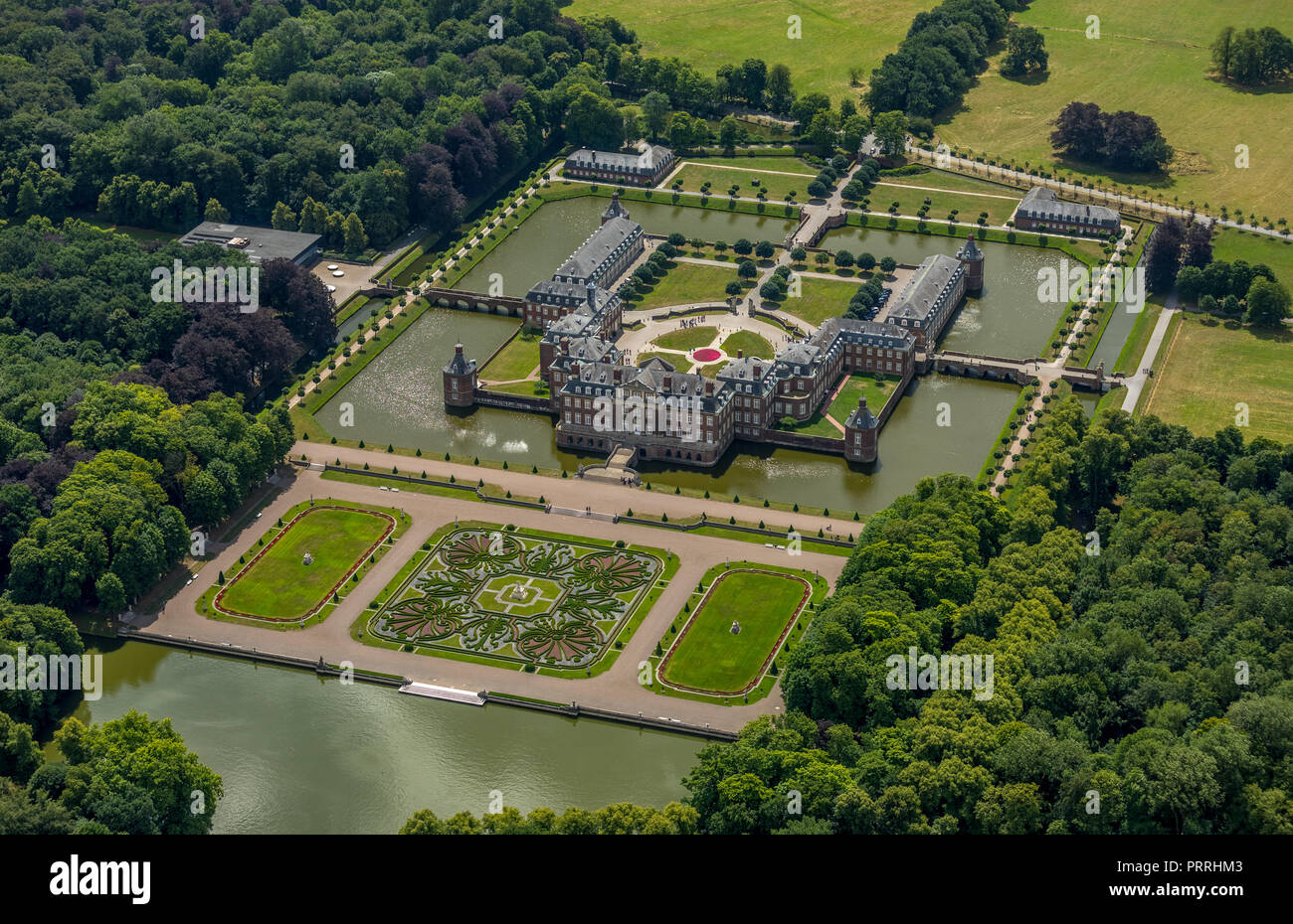Château baroque avec ses douves Nordkirchen et baroque, jardin, Nordkirchen Münsterland, Ruhr, Rhénanie du Nord-Westphalie, Allemagne Banque D'Images