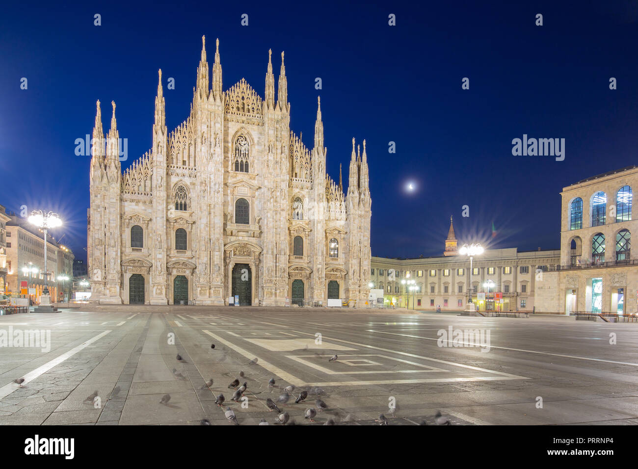 La cathédrale de Milan à partir de la place la nuit à Milan, Italie. Banque D'Images