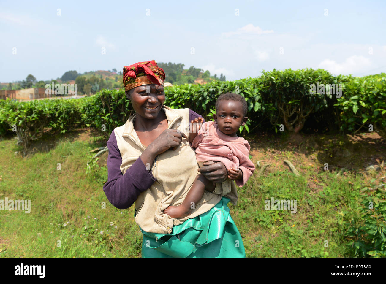 Femme rwandaise souriante Banque de photographies et d’images à haute ...