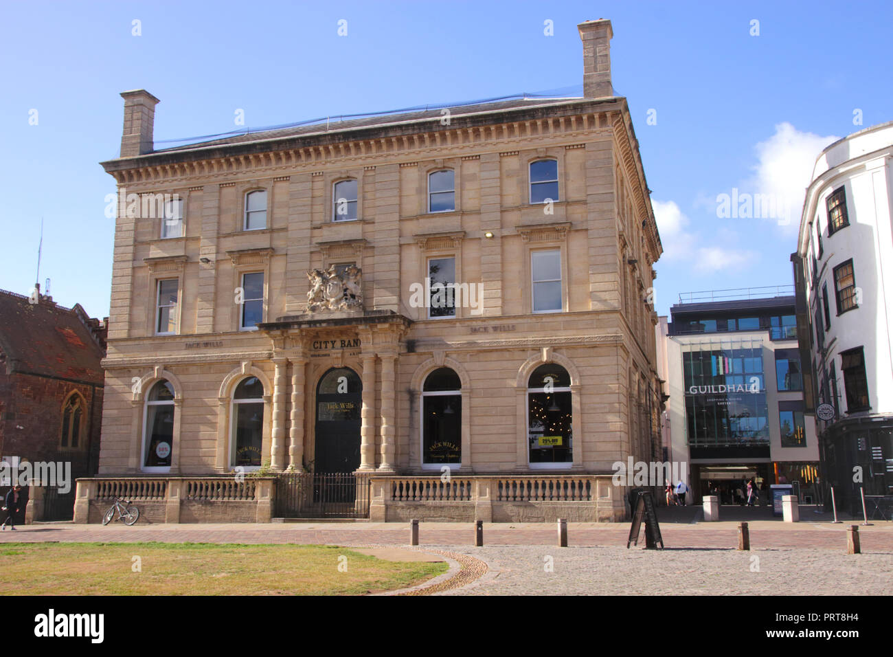 Vieille Ville Bank Building maintenant Jack Wills clothes shop Devon Banque D'Images