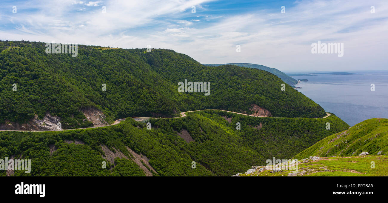 L'île du Cap-Breton, Nouvelle-Écosse, Canada - Cabot Trail de la route panoramique sur la Montagne des Français, dans la région de Cape Breton Highlands National Park. Banque D'Images