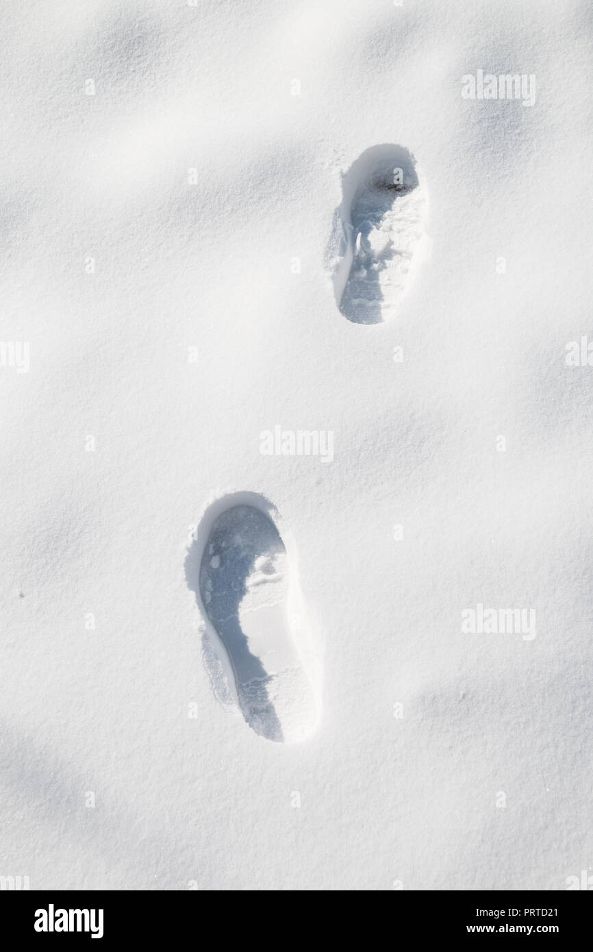 Des Traces De Pas Dans La Neige Photo Stock Alamy