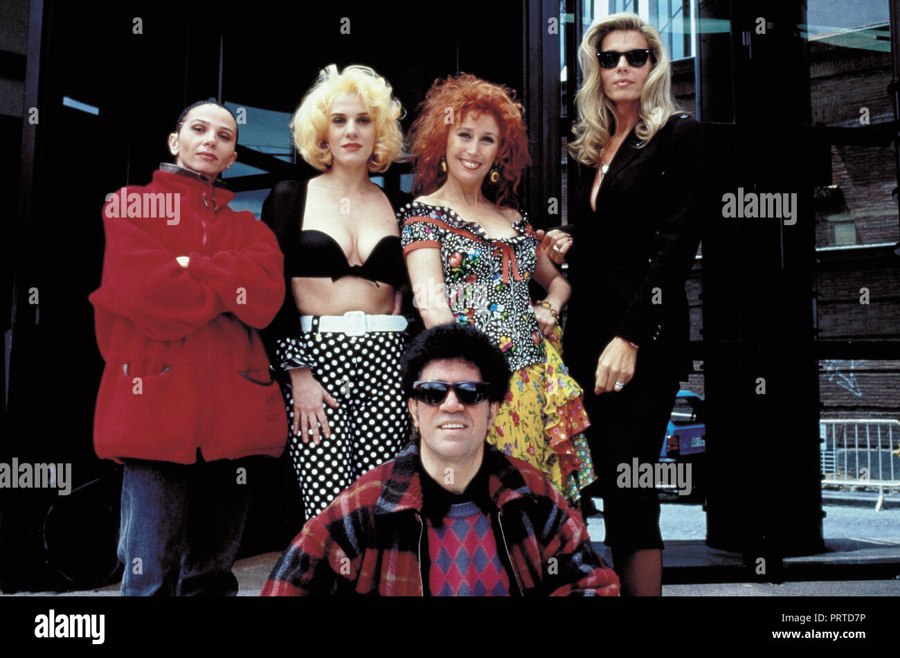Titre original : KIKA. Titre en anglais : KIKA. Année : 1993. Réalisateur : Pedro Almodovar. Stars : BIBI ANDERSEN ; Victoria Abril ; Veronica Forque, Pedro Almodovar, ANABEL ALONSO. Credit : EL DESEO S.A. / LEROY, JEAN MARIE / Album Banque D'Images