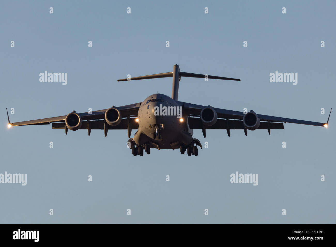 Royal Australian Air Force (RAAF) Boeing C-17A Globemaster III grand avion de transport militaire A41-206 du 36 Escadron basé à Amberley RAAF, Queensla Banque D'Images