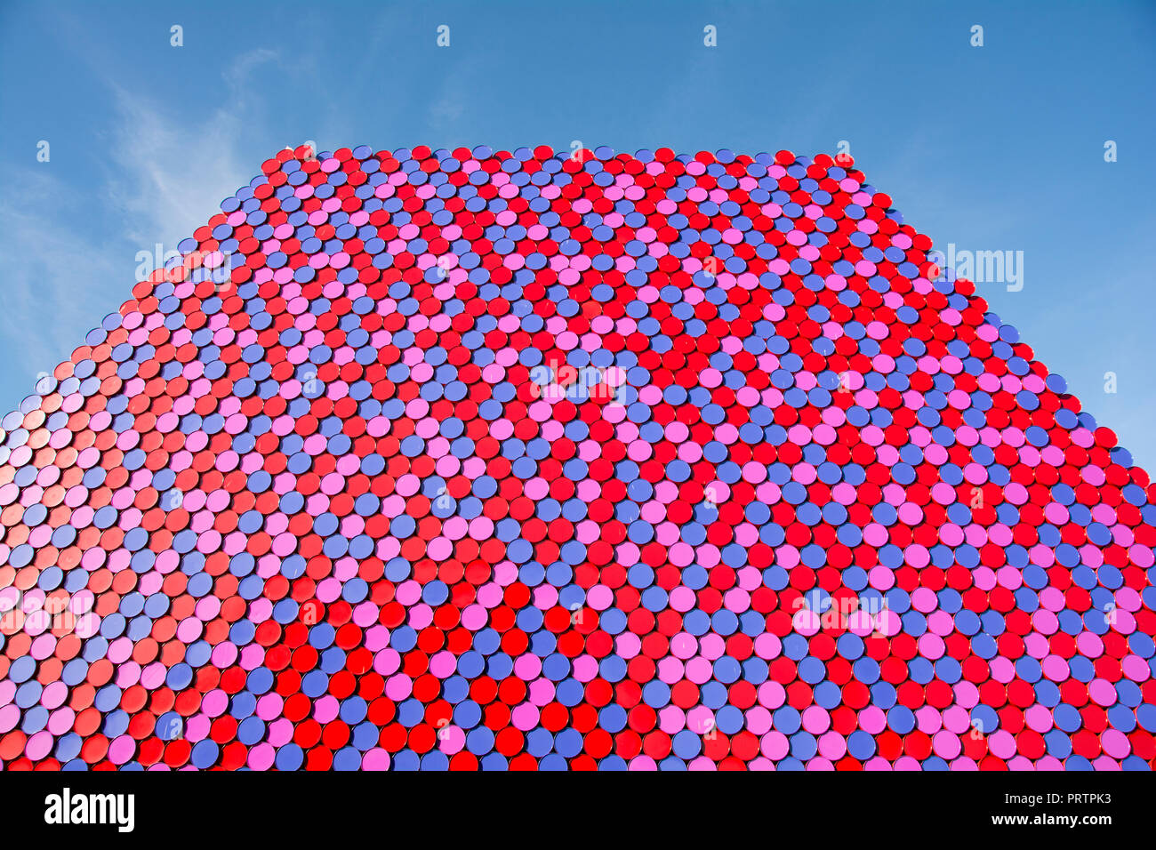 Christo & Jeanne-Claude's Le mastaba de Londres, à 20 mètres de haut de la sculpture flottante temporaire sur la serpentine, Londres, Royaume-Uni Banque D'Images