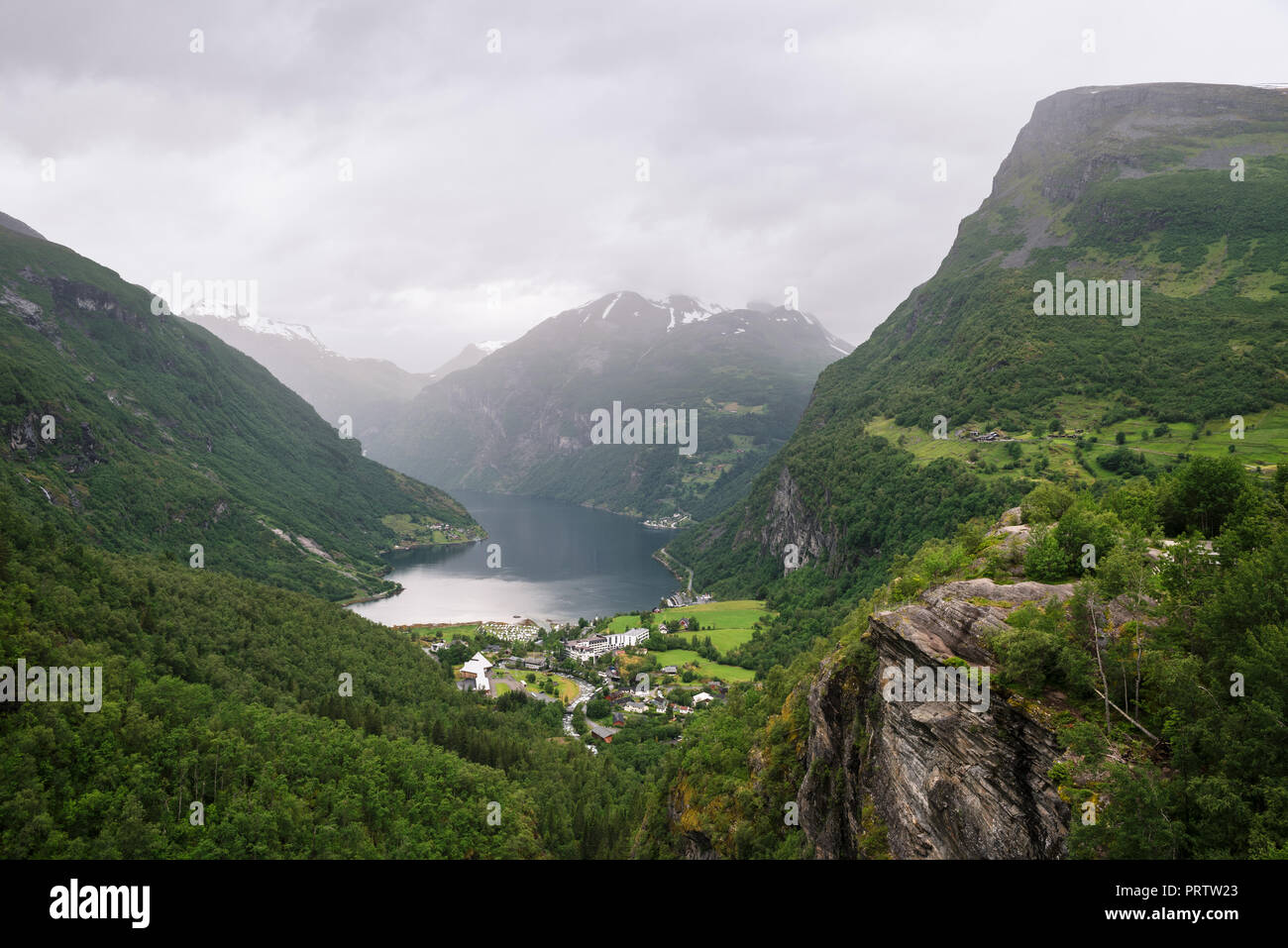 Ville de Geiranger et Geirangerfjord, Norvège Banque D'Images